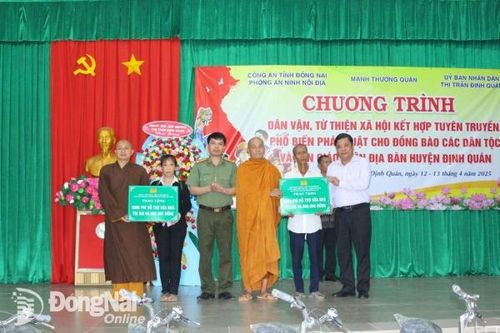 Công an tỉnh tổ chức chương trình dân vận, từ thiện với tổng kinh phí gần 600 triệu đồng tại huyện Định Quán