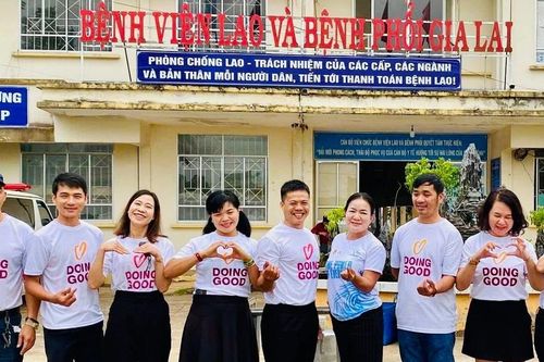 Câu lạc bộ Cơm từ thiện Pleiku hưởng ứng Ngày làm việc tốt 2025