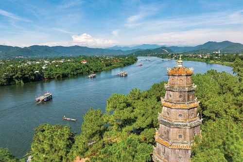 Huế - Xứ sông nước hiền hòa
