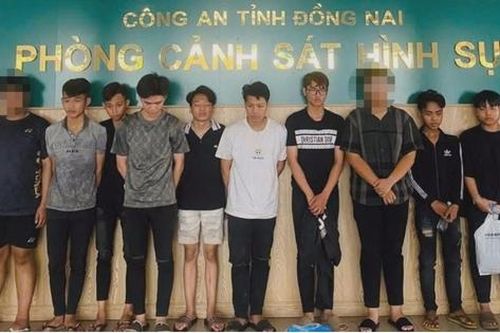 Bắt nhóm 9 thanh thiếu niên mang dao, tuýp sắt đi đánh nhau