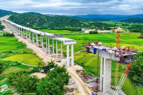 Cao tốc qua Phú Yên, Bình Định đang thi công đến đâu?