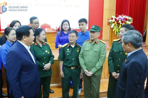 Đoàn ĐBQH tỉnh Quảng Ninh tiếp xúc cử tri trước Kỳ họp thứ Chín
