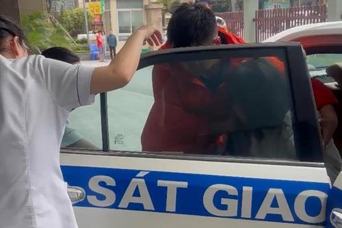 CSGT đưa sản phụ vỡ ối trên cao tốc đi cấp cứu