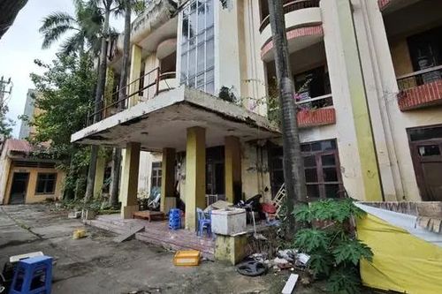 Hà Nội đề nghị tiếp quản ba công sở để hoang