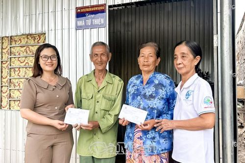 Trao tình thương, tiếp thêm nghị lực