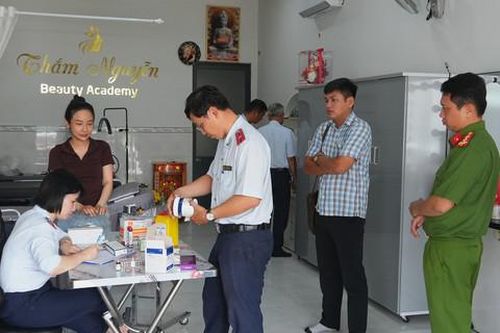 Tiền Giang: Đình chỉ hoạt động cơ sở thẩm mỹ 'chui'