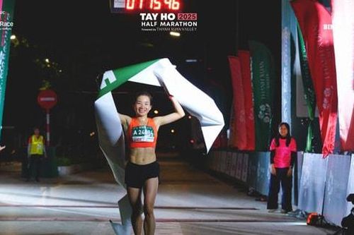 Nguyễn Thị Oanh, Nguyễn Trung Cường phá kỷ lục ở giải Tay Ho Half Marathon 2025