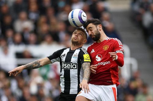 Newcastle vùi dập MU - khi trật tự bị đảo lộn