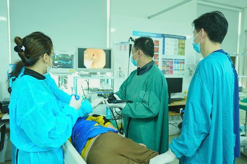 Chuẩn bị sao để nội soi dạ dày không buồn nôn, đau đớn?