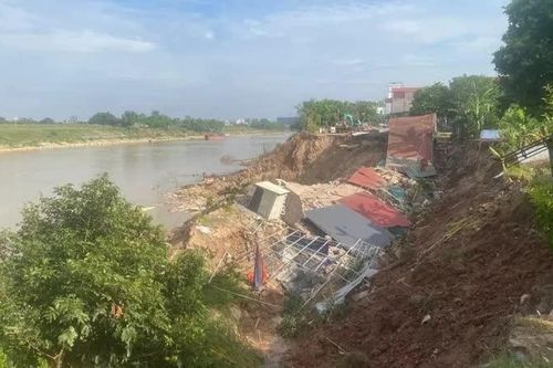 Hà Nội: công bố tình huống khẩn cấp sạt lở bờ sông Đuống