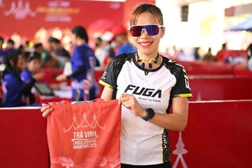 Nữ hoàng chạy địa hình Hà Thị Hậu tạo thêm kỳ tích