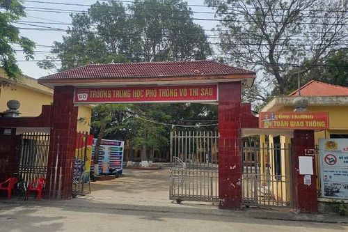 Hai học sinh xô xát, một em bị hôn mê