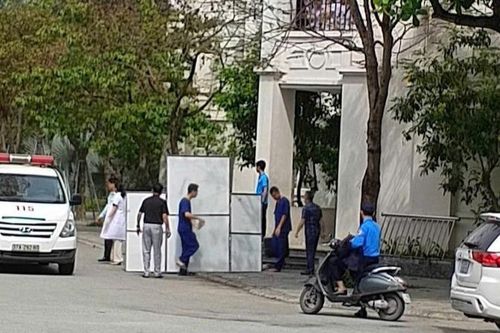Rơi lan can trường học khiến ba nữ sinh phải nhập viện