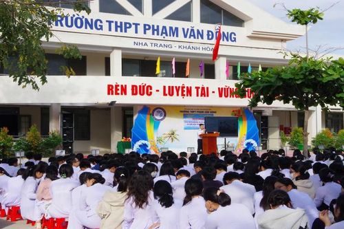 Tuyên truyền biển, đảo cho cán bộ, giáo viên, học sinh Khánh Hòa