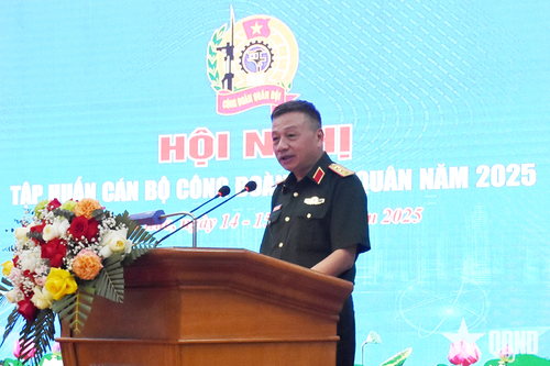 Thượng tướng Lê Quang Minh dự, chỉ đạo Hội nghị tập huấn cán bộ công đoàn toàn quân