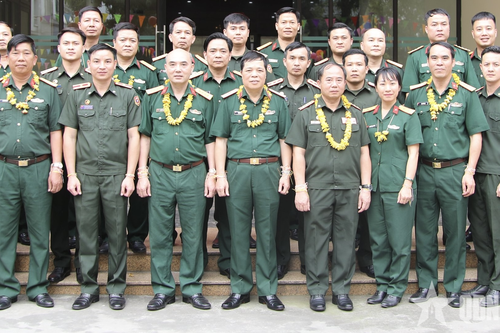 Học viện Chính trị gặp mặt, chúc Tết các học viên Lào nhân dịp Tết cổ truyền Bunpimay