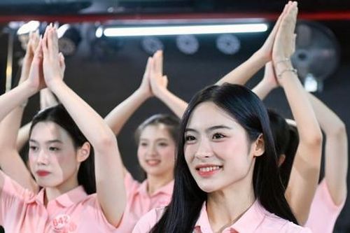 Hành trình trưởng thành của những 'chiến binh sắc đẹp'