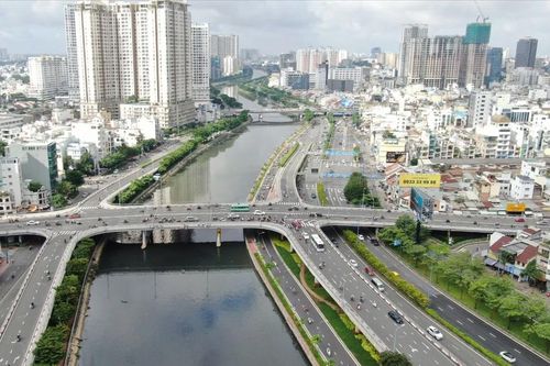 50 năm non sông liền một dải - Bài 8: Dấu mốc đại lộ nối liền đôi bờ thành phố