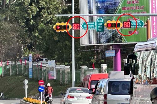 Điều chỉnh biển báo giao thông tiện lợi cho người dân