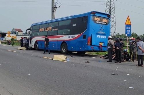 Ô tô khách va chạm xe máy, 2 người tử vong ở Hà Tĩnh