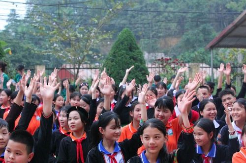 'NGUYỆT VŨ' - Khơi mở cánh cửa tri thức cho trẻ em vùng cao