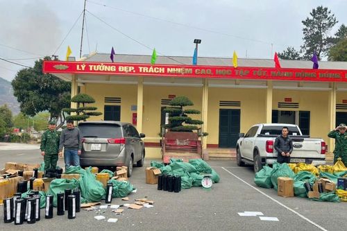 Bộ đội Biên phòng (BĐBP) Quảng Ninh thu giữ hơn 350 bình khí cười