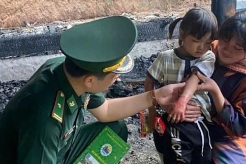 Bản tin 8H: Giải cứu cháu bé 4 tuổi mắc kẹt trong căn nhà cháy