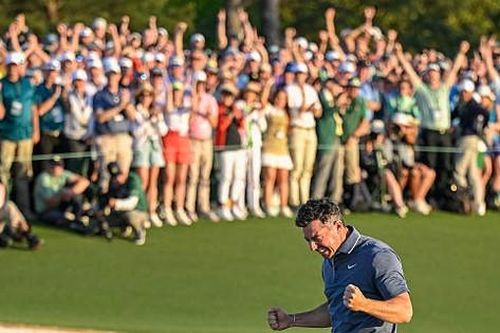 Khoảnh khắc biển người hô vang 'Rory' làm rung chuyển Augusta National