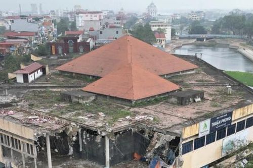 Tháo dỡ chợ Rồng nổi tiếng bậc nhất cố đô Hoa Lư