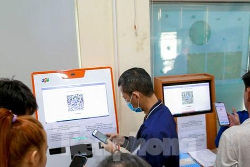 Đà Nẵng: Một người 'xí phần' 5 suất làm thủ tục đất, quận bỏ luôn bấm số thứ tự