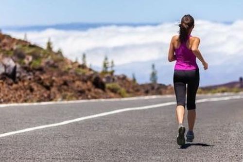 Liên tiếp các vụ đột quỵ khi marathon, đau ngực, chóng mặt vẫn chạy là 'tự sát'