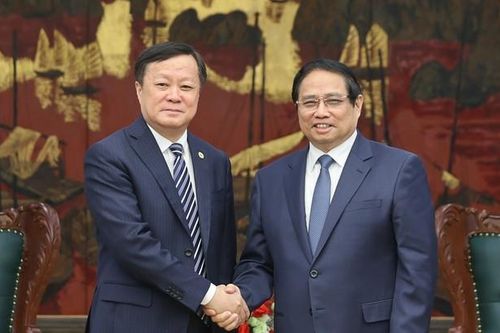 Thủ tướng đề nghị tập đoàn Trung Quốc hỗ trợ phát triển kinh tế hàng không
