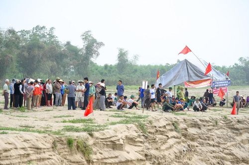 Vấn nạn khai thác cát sỏi sạt lở bờ sông: Chuyện không riêng chỉ ở Đồng Văn…