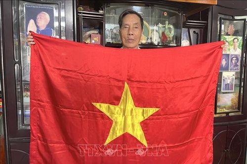 Người may 'niềm tin chiến thắng'