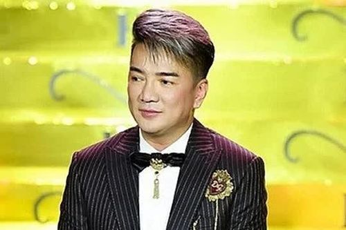 Trở lại sau 9 tháng bị 'cấm diễn', Đàm Vĩnh Hưng tung chiêu gì?