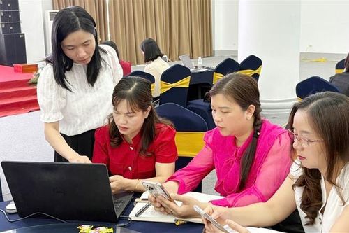 Đưa Thư viện số miễn phí đến học sinh vùng cao Điện Biên