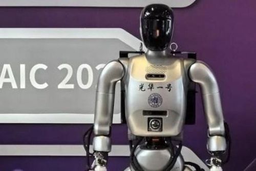Trung Quốc ra mắt robot nhà nông