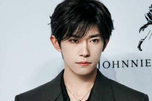 Dương Mịch – Chu Nhất Long làm nền cho Dịch Dương Thiên Tỉ ở bom tấn của Trương Nghệ Mưu