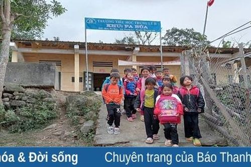 Xây dựng mô hình trường học bán trú ở huyện vùng biên