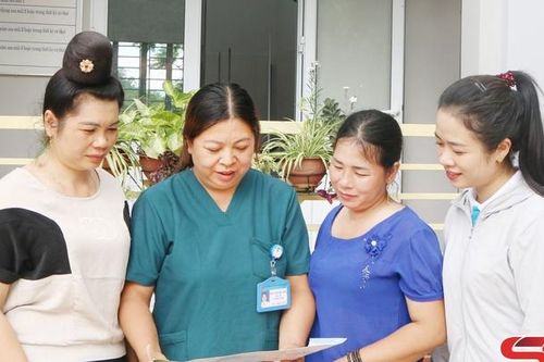Trạm trưởng y tế hết lòng vì người bệnh