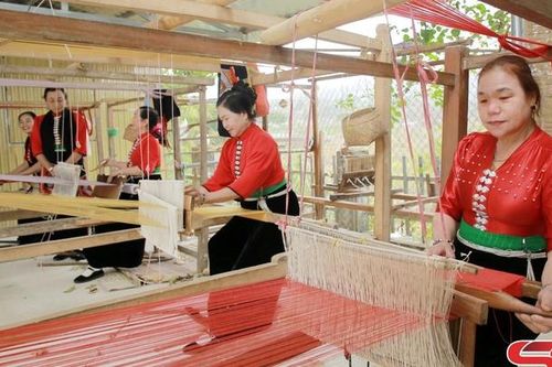 Đa dạng các sản phẩm quà tặng du lịch