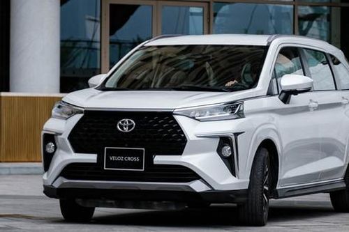Giá xe Toyota Veloz Cross mới nhất tháng 4/2025