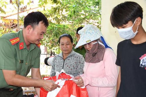 Người thủ lĩnh thanh niên tiêu biểu làm theo lời Bác