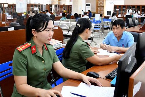 Trà Vinh: Người dân hài lòng khi làm thủ tục cấp phiếu lý lịch tư pháp