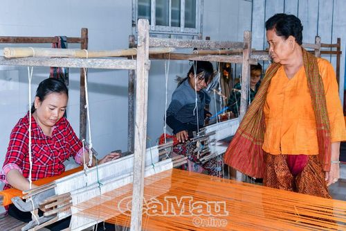 Nghề dệt của đồng bào Khmer vùng biên giới