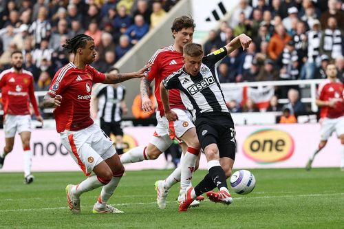 Thảm bại trước Newcastle, Man Utd bị chê thậm tệ
