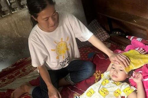 MS 998: Người mẹ tâm thần cầu xin sự sống cho con gái mắc ung thư