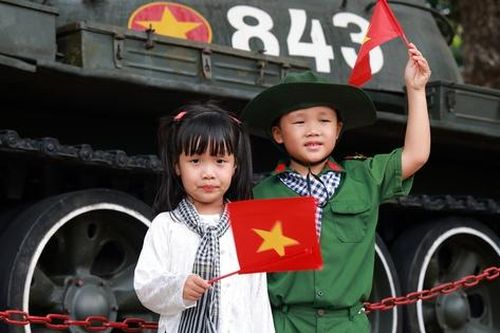 Vì sao lịch tháng 4/1975 và lịch tháng 4/2025 trùng khớp nhau hoàn toàn?