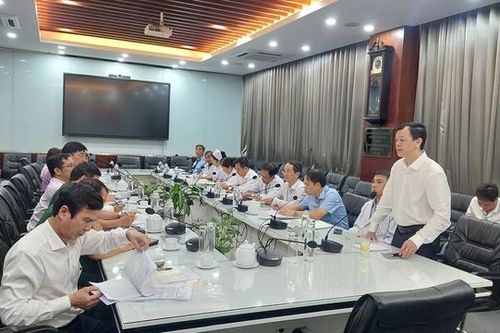 Thứ trưởng Nguyễn Tri Thức làm việc với 3 bệnh viện ở TPHCM để đảm bảo công tác y tế cho dịp lễ 30/4