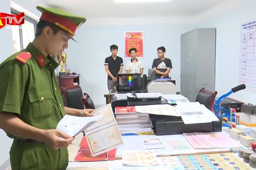 Truy vết từ cuộc gọi lừa đảo, lộ đường dây làm giấy tờ giả quy mô toàn quốc